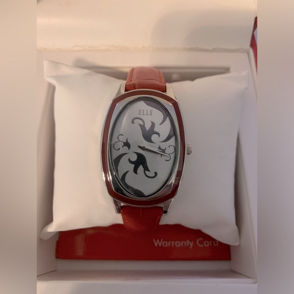 Elle red and silver watch see pics for full descriptions! Classy and elegant! - Picture 5 of 15